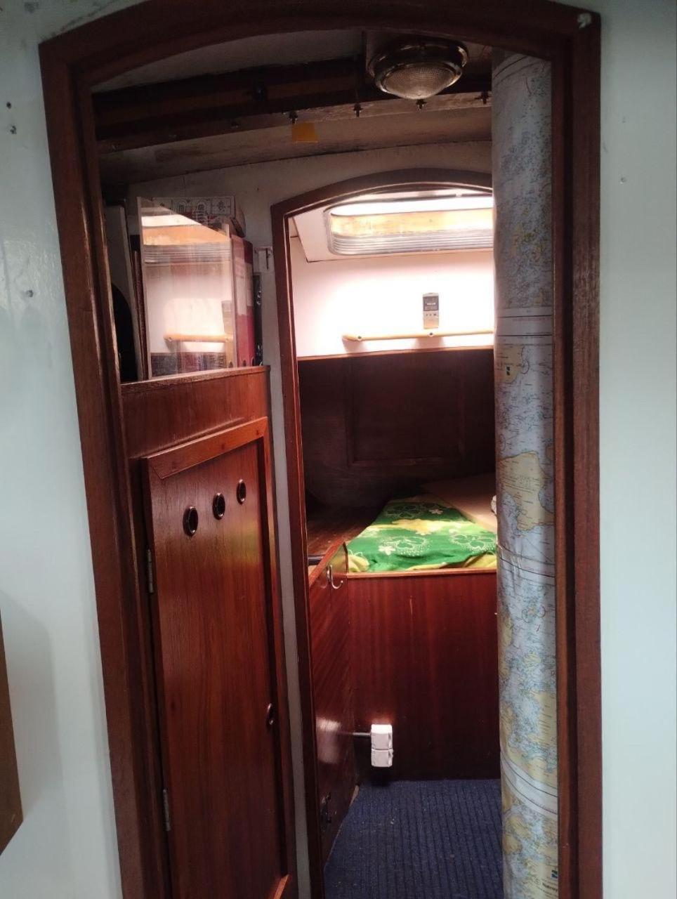 Готель Sailing Yachts - No Shower Берген Екстер'єр фото